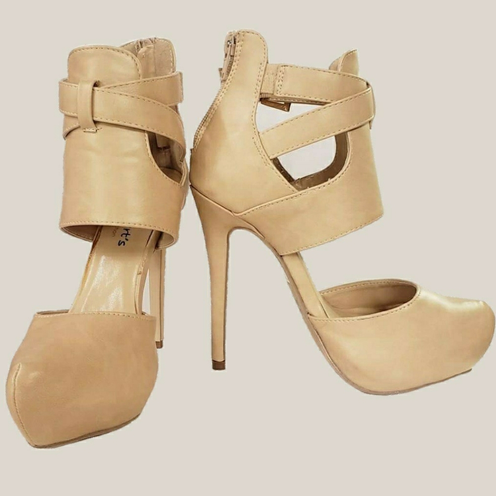 Super Hot Brand New Nude Heels
